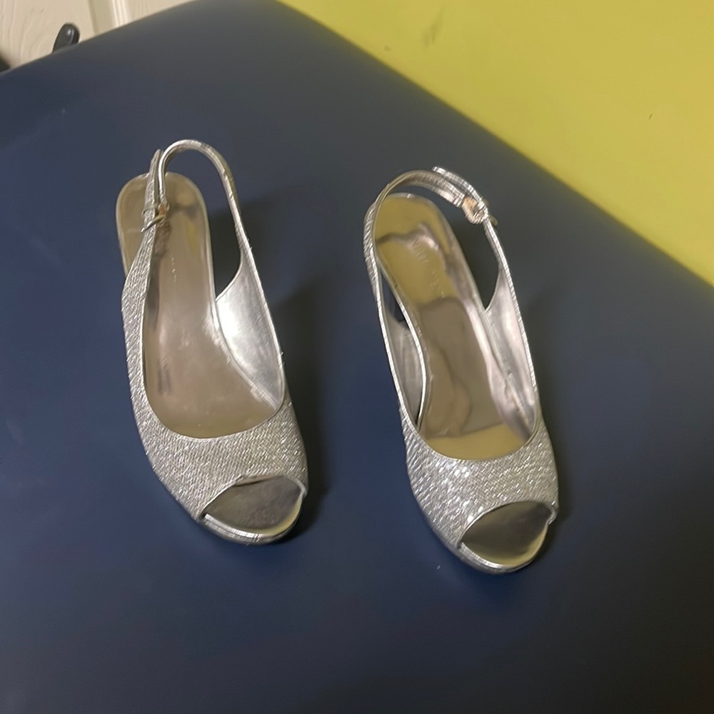 Open toes heels silver